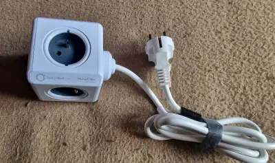 Zásuvka PowerCube Extended sivá
