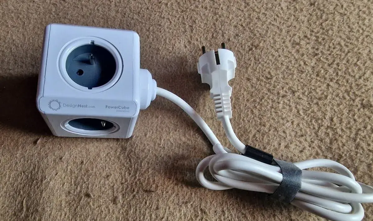 Zásuvka PowerCube Extended sivá