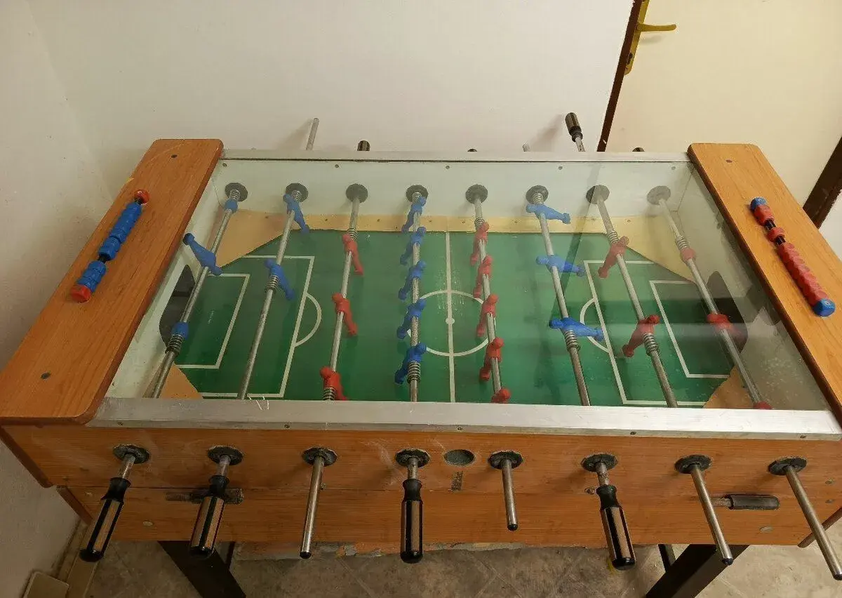 NA PREDAJ VEĽKÝ STOLNÝ FUTBAL (KALČETO) – DREVENÝ
