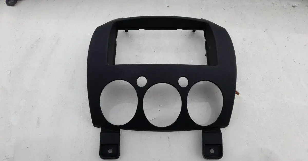 2din rámik stredového panela - MAZDA 2