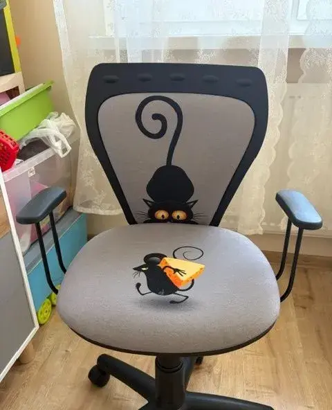 Otočná detská stolička