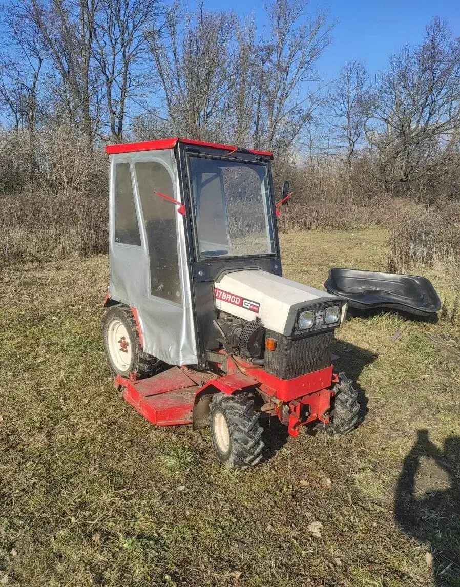 Traktor gutbrod naftovy motor