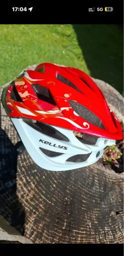 Dámska cyklo prilba Kellys “s”