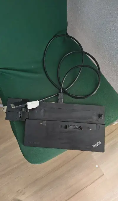Lenovo ThinkPad Pro Dock 40A1 2z kľúč, kábel DisplayPort