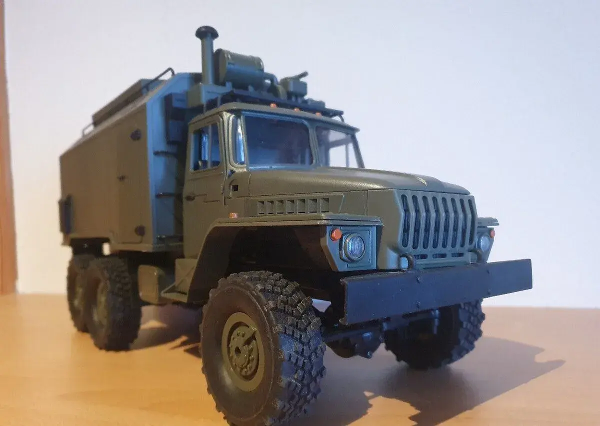 RC Military Truck Ural 1/16 6WD Rádiostanica