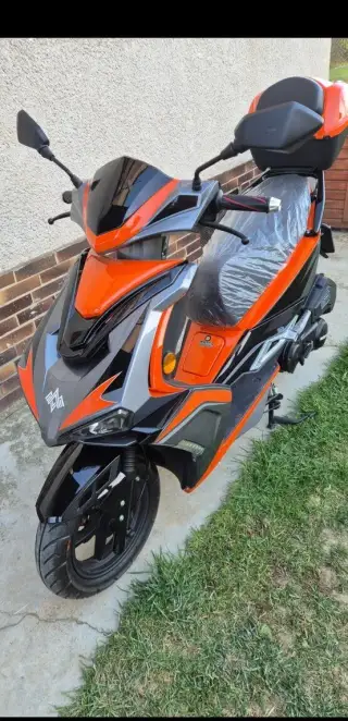 Adamoto Fast 125 A9 Orange