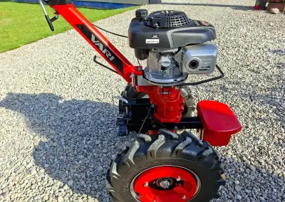 Malotraktor vari