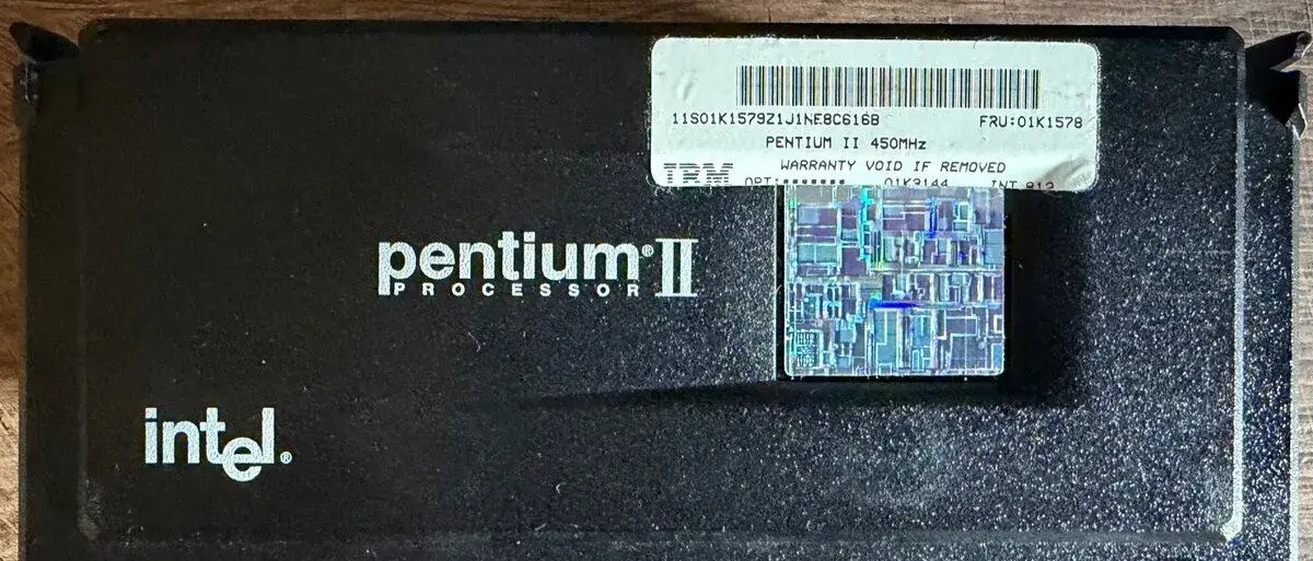 🔥 Intel Pentium II MMX Slot 1 CPU SL2U7 – retro 🔥