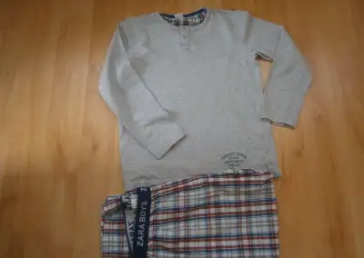 Chlapšenské pyžamo 134cm Zara
