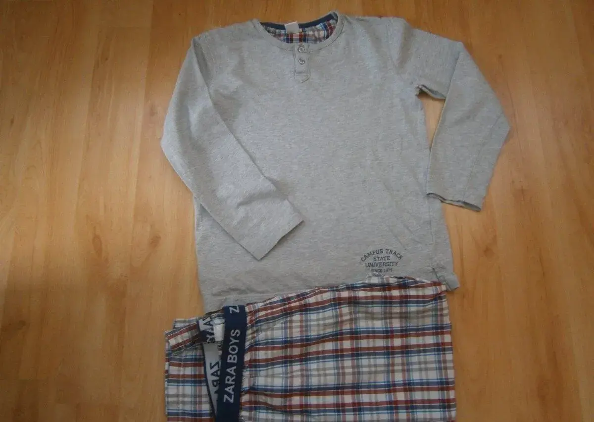 Chlapšenské pyžamo 134cm Zara
