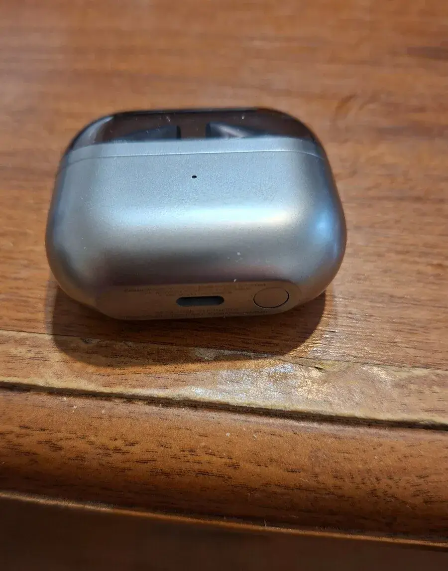 Samsung Buds3 Pro - používané, ľavé slúchadlo nefunkčné