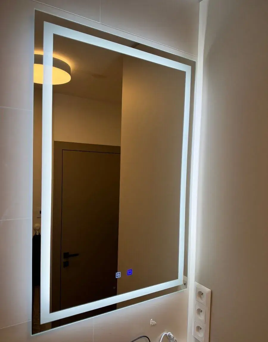 LED zrkadlo 60 × 90 cm – Dual White + vyhrievanie