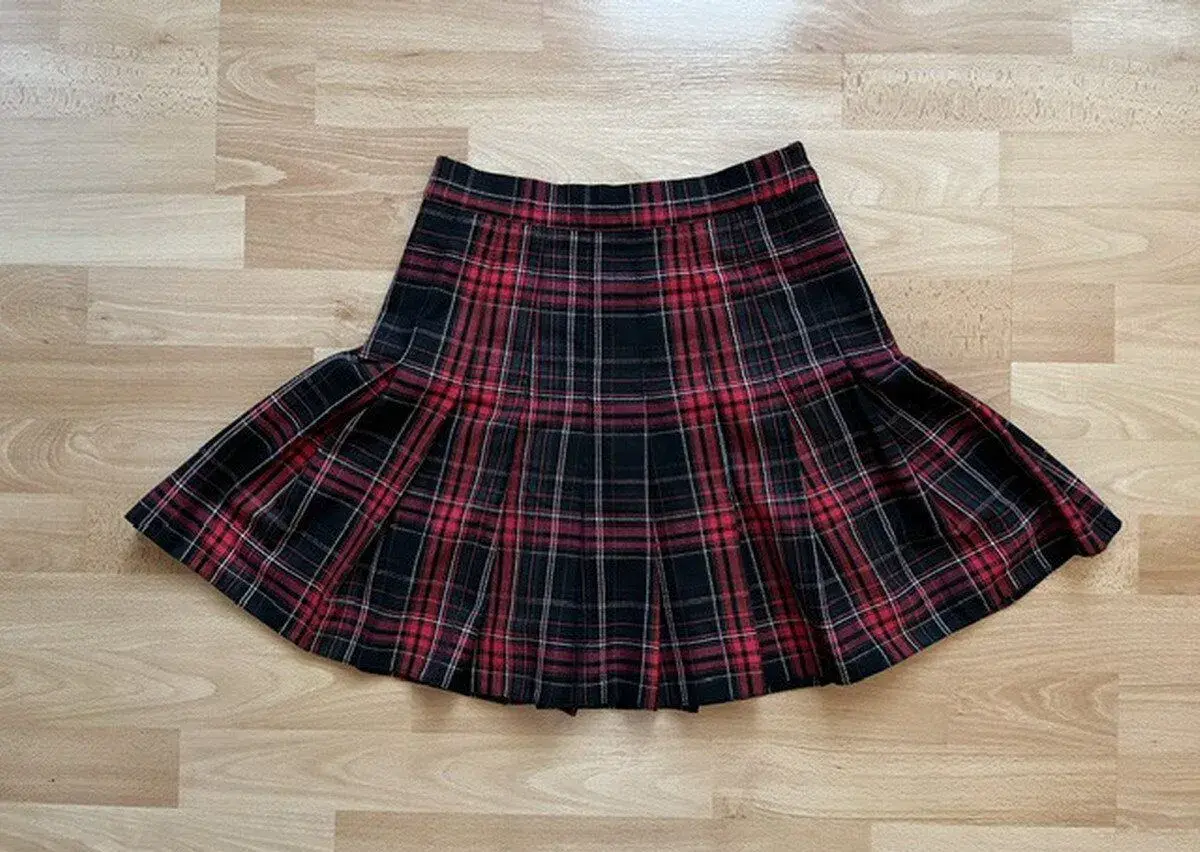 Skladaná sukňa - veľ. XS