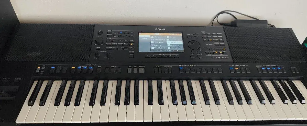 Yamaha Psr SX700
