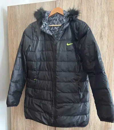 Dámska zimná bunda Nike veľkosť L