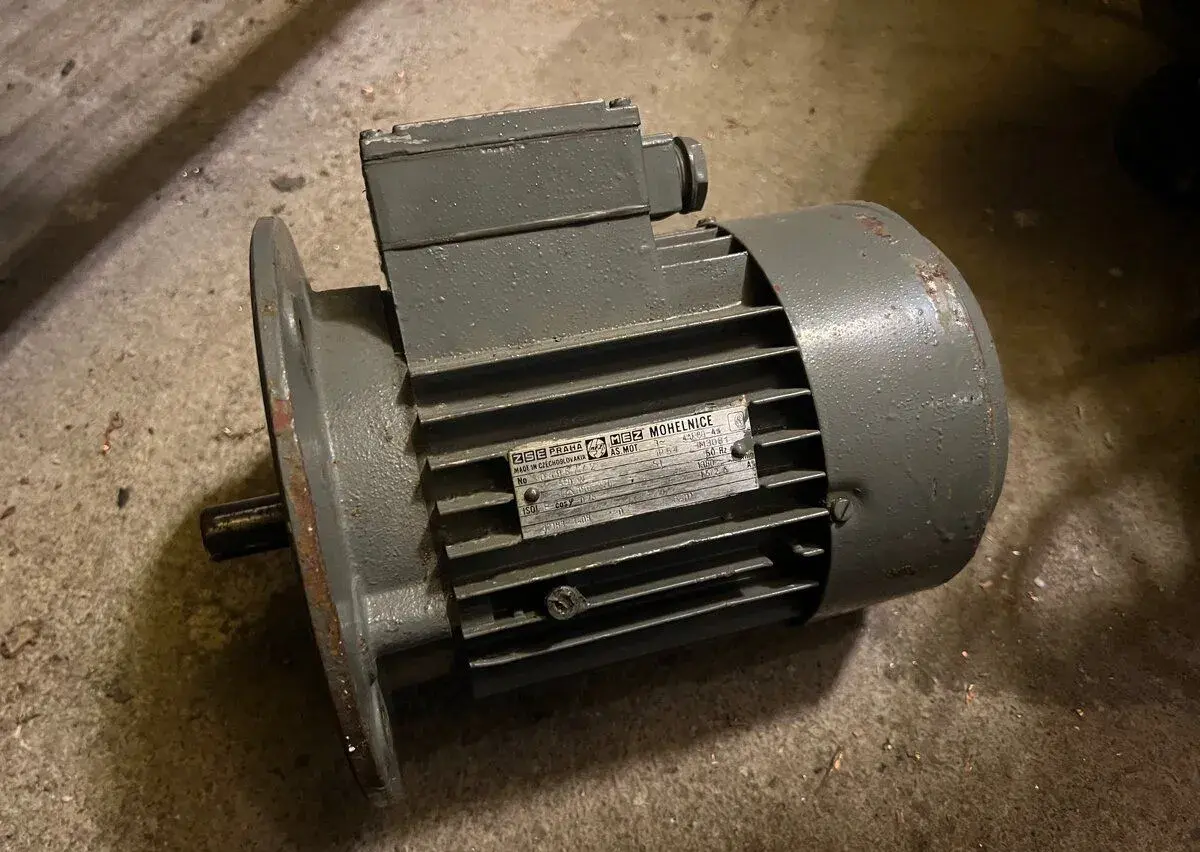 3 fázový prírubový elektromotor 550w