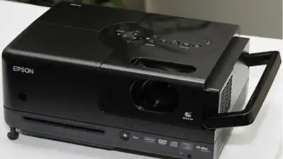 Projektor EPSON, typ EH-DM2