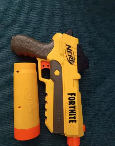 Pištoľ NERF+figúrky zvierat