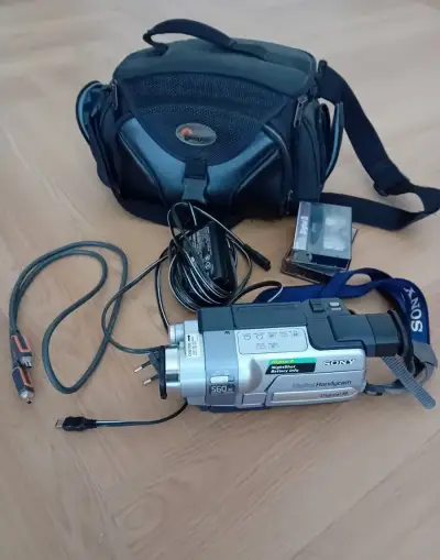 videokamera Sony DCR-TRV145E Digital 8 Handycam