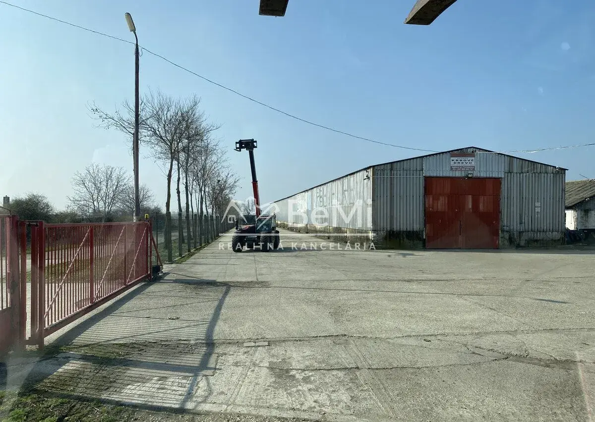 Skladová hala 1000 m² + spevnená vonk. plocha 1000 m² – Tvrd