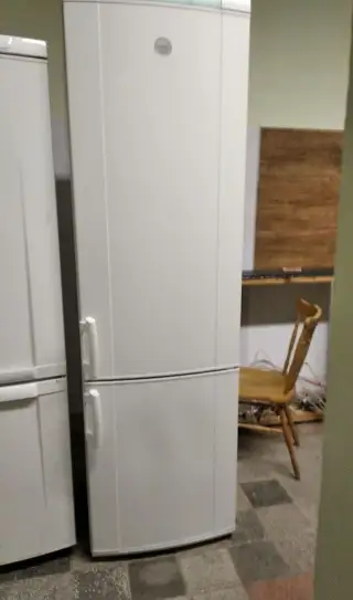 Chladnička z mrazničkou vysoká whirlpool,