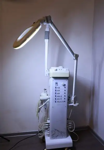 Multifunkčná kozmetická veža - kozmetický prístroj