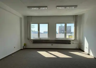 RealityKolesár prenajíma kancel 36m2 a 25m2 Rumunská KE JUH.