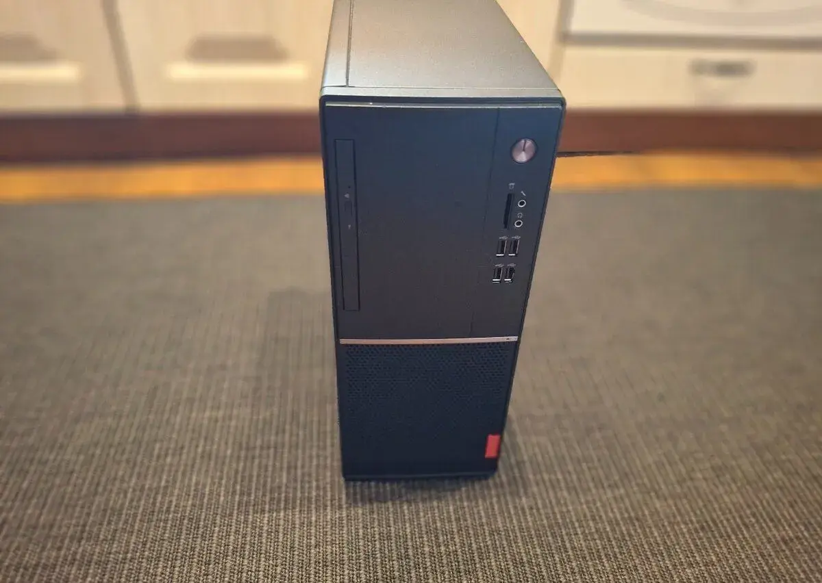 PC LENOVO i5 8th 6jadro , 8GB ram, 256GB ssd