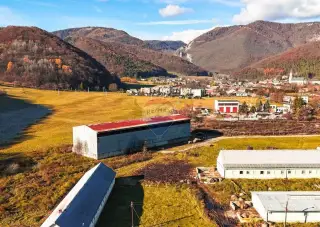VÝROBNÁ HALA SO ŽERIAVOM - SKLAD, PÍLA | MURÁŇ