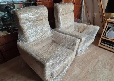 Nové kreslá 2 kusy