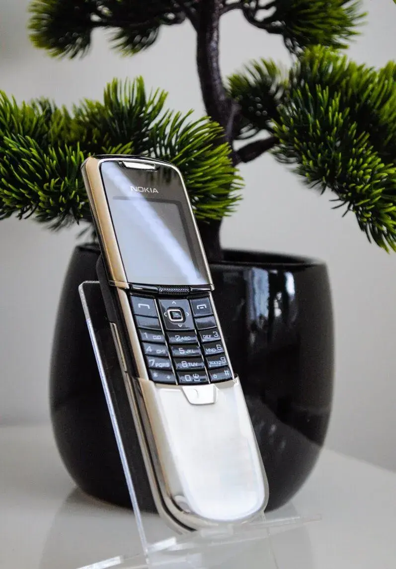 NOKIA 8800 SILVER / STAV AKO NOVÝ / BEZ ŠKRABANCA