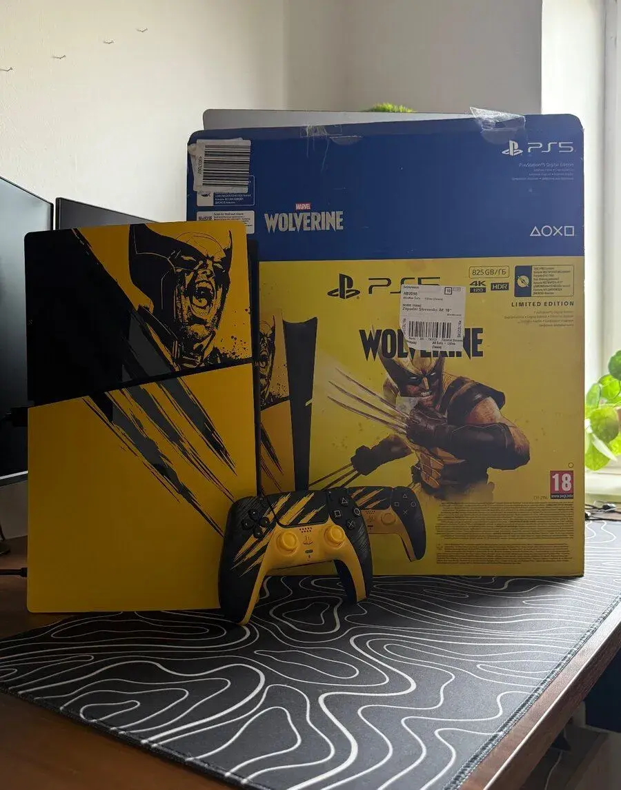 Playstation 5 Slim wolverine edition