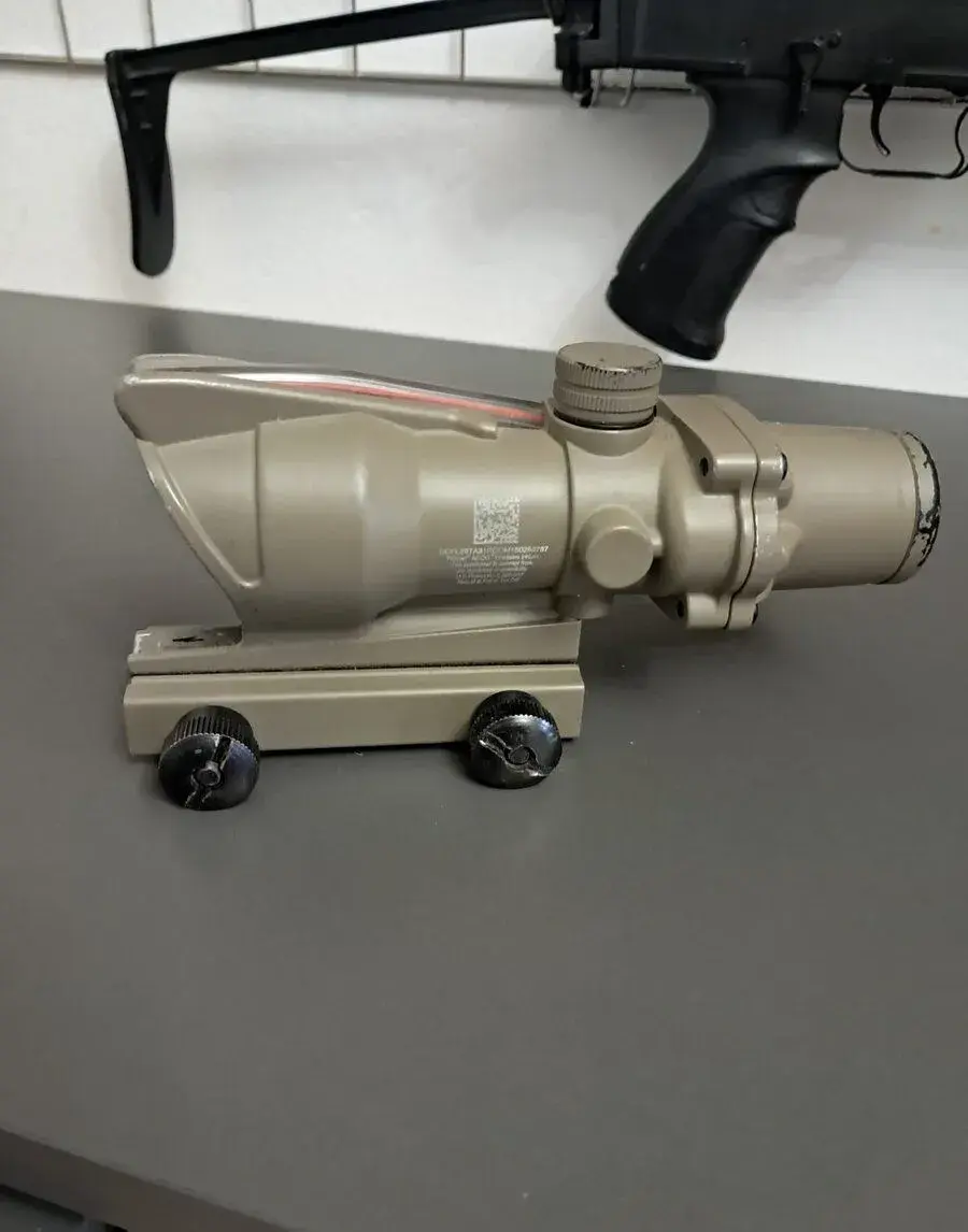 ACOG 4x32 aj s potlačov + ochranné sklo
