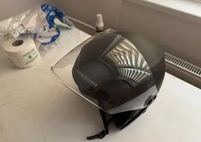 Kvalitnú prilbu Cassida Helmets – čierna, ako nová