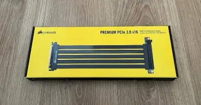 Corsair Premium PCIe 3.0 x16 Riser Cable 300 mm