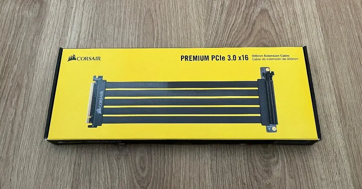 Corsair Premium PCIe 3.0 x16 Riser Cable 300 mm
