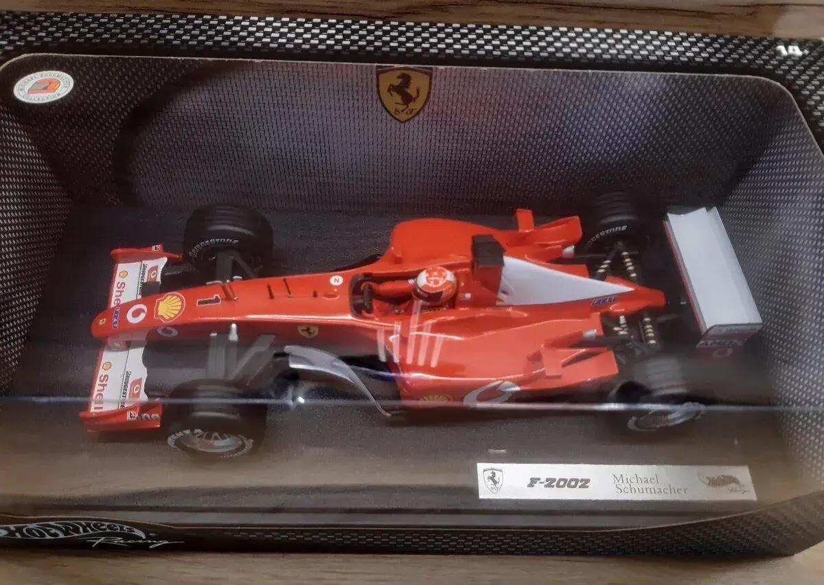 Ferrari F2002 - M. Schumacher 2002 - 1:18 HotWheels
