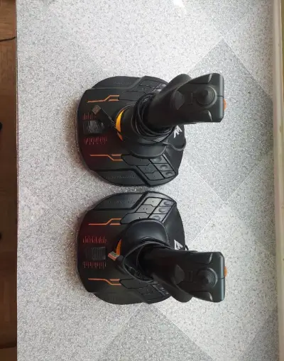 Joystick duo trustmaster t16000m