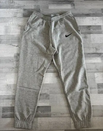 NOVÉ Nike tepláky XL NOVÉ