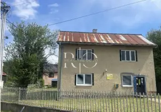 Na predaj budova s pozemkami Nižná Oľka-okr. Medzilaborce