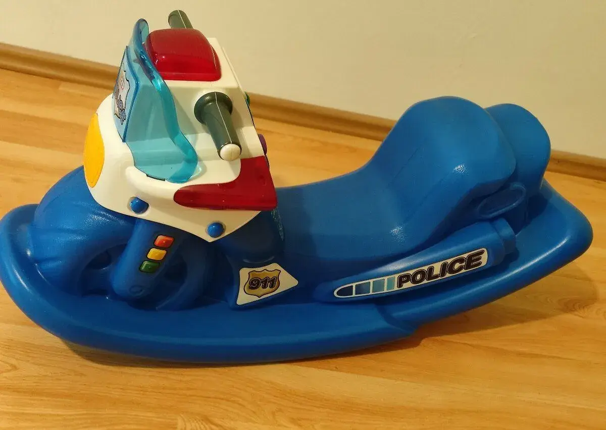hojdacia motorka vydáva zvuky