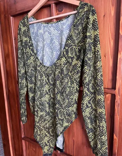 H&M Hadí vzor body L