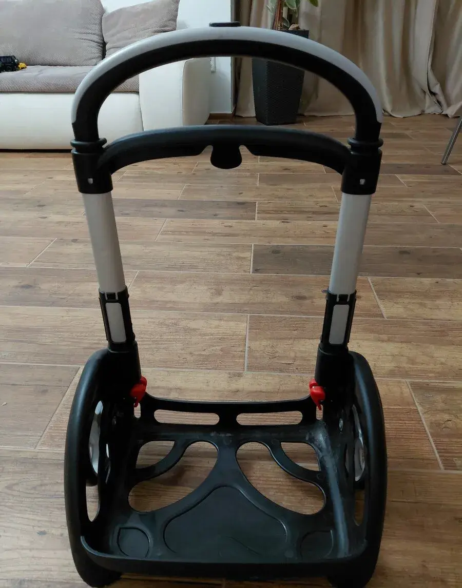 Školský batoh na kolieskach v dobrom stave