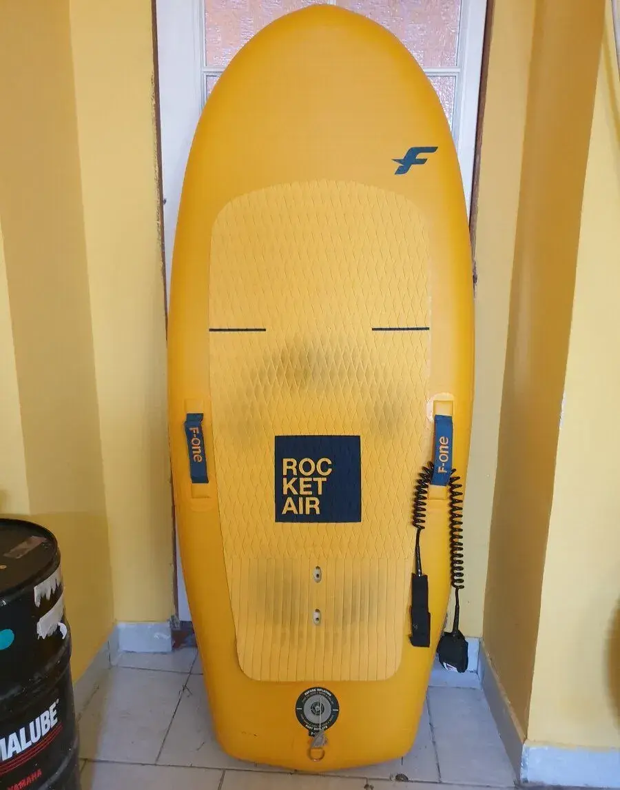 1/.Wing foil Naish 350eur a 2/. f-one rocket 299eur