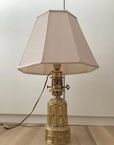 Lampa stolová neogotický štýl