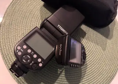 Blesk a vysielac Godox TT685ii-s