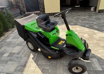 Nemecku kosačku Master Cut Rider zachovalu