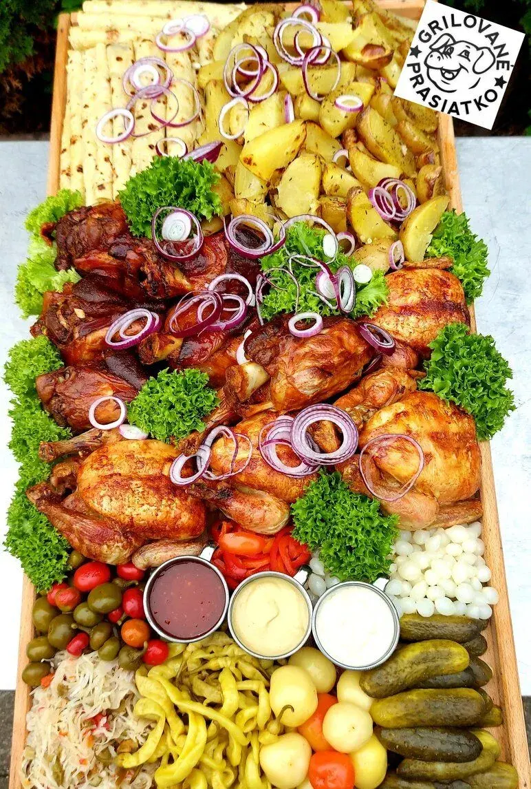 GRIL. KOLENÁ + GRIL. KURENCE/REBIERKA BBQ + GRIL. PRASIATKO
