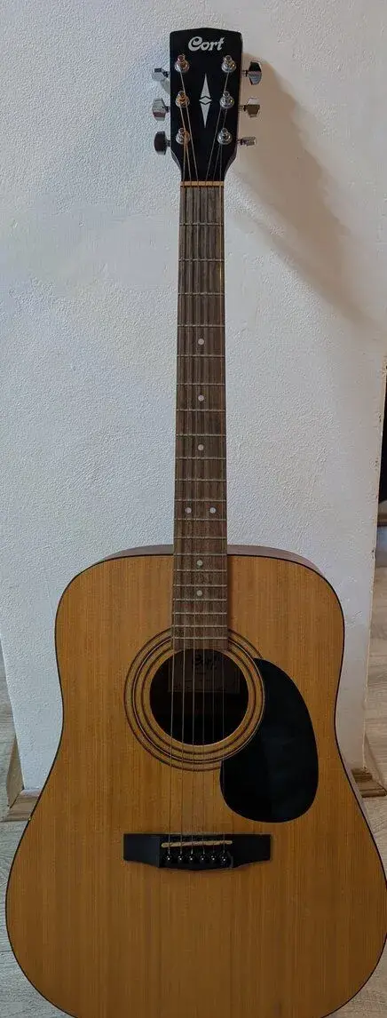 Akustická gitara Cort AD810