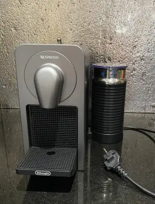 Kávovar NESPRESSO Krups Prodigio & Milk XN411